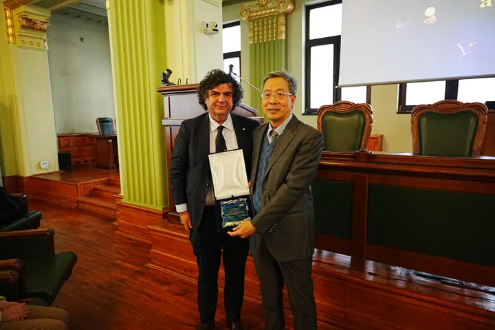 Universitatea Politehnica Timișoara a acordat titlul de Profesor Onorific reputatului cercetător în teledetecție, prof.dr. Qingyan Meng